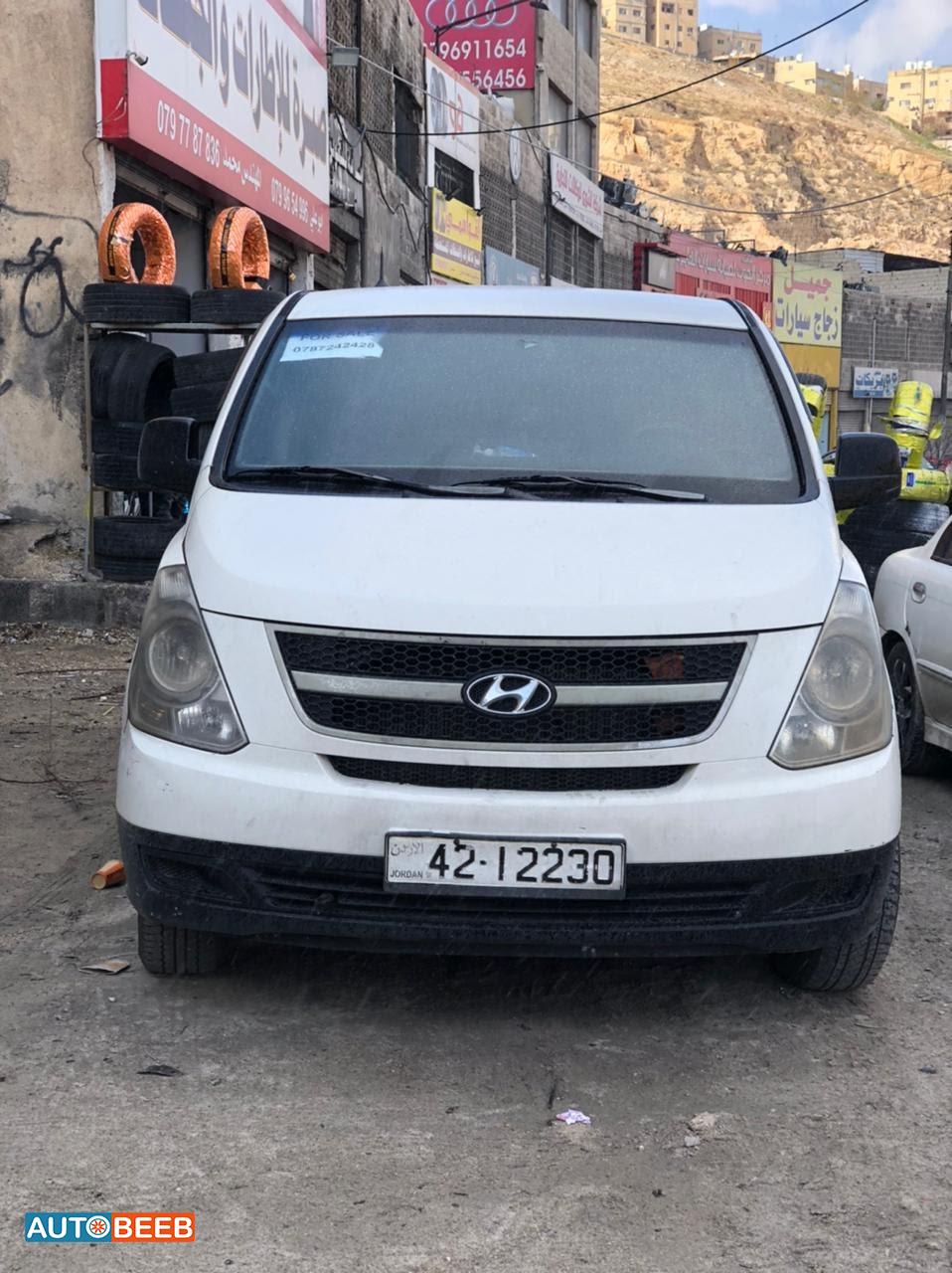 Minivan Hyundai 2010