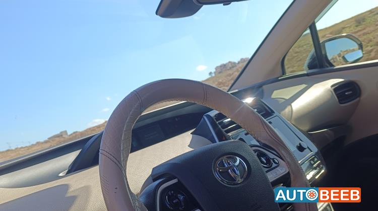 Toyota Prius 2017