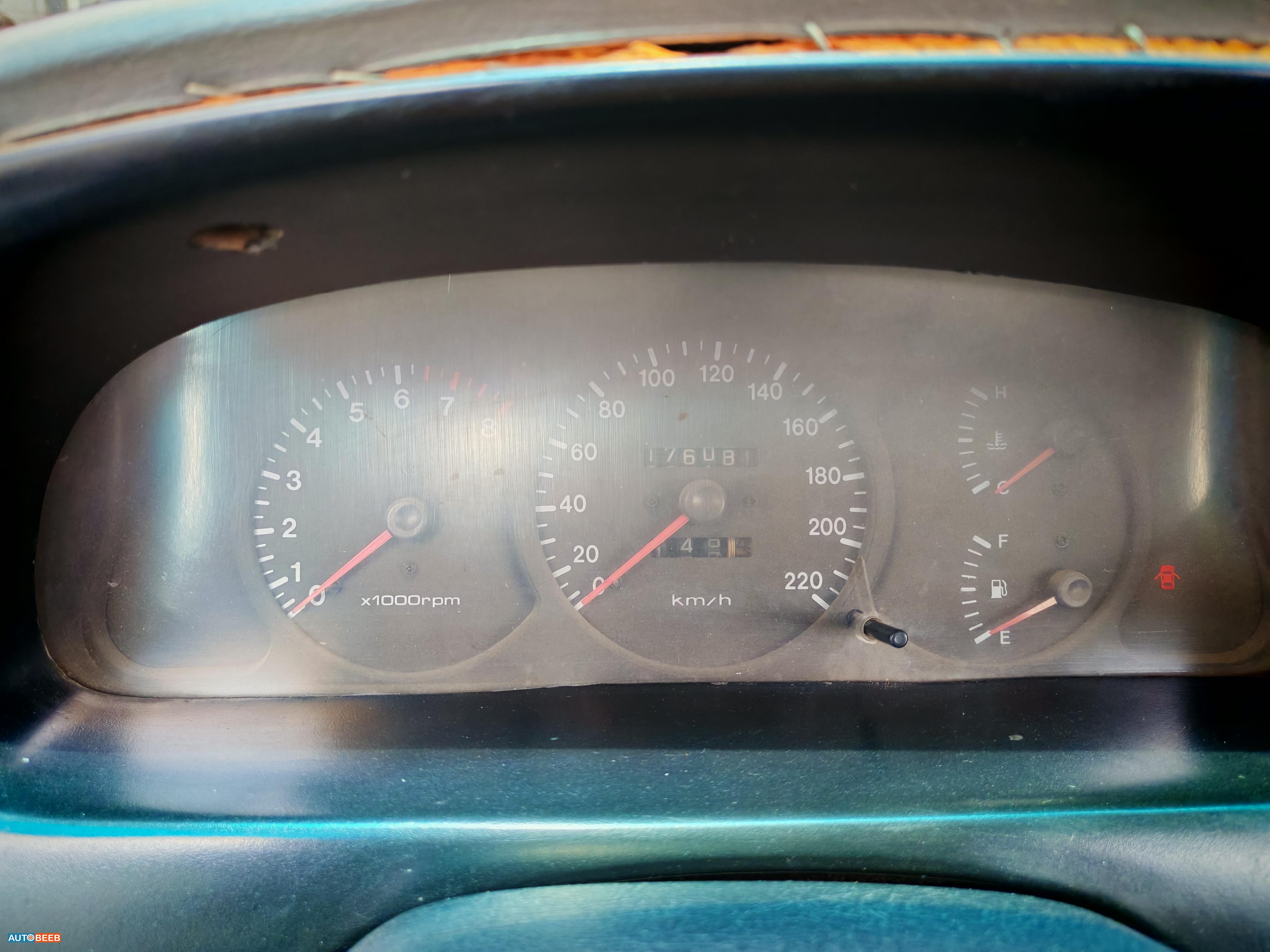 كيا سيفيا 2000