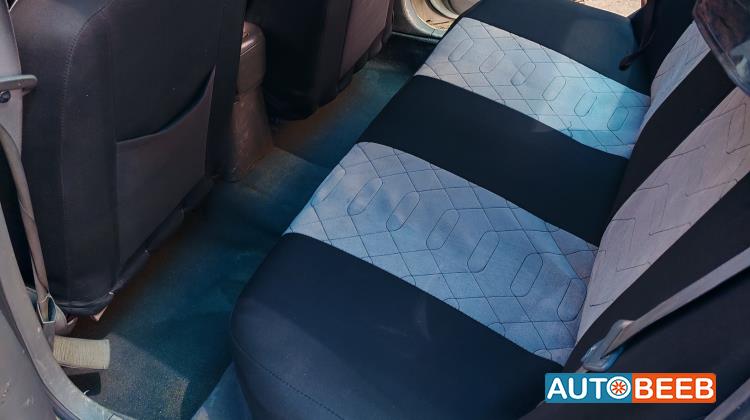 كيا سيفيا 2000