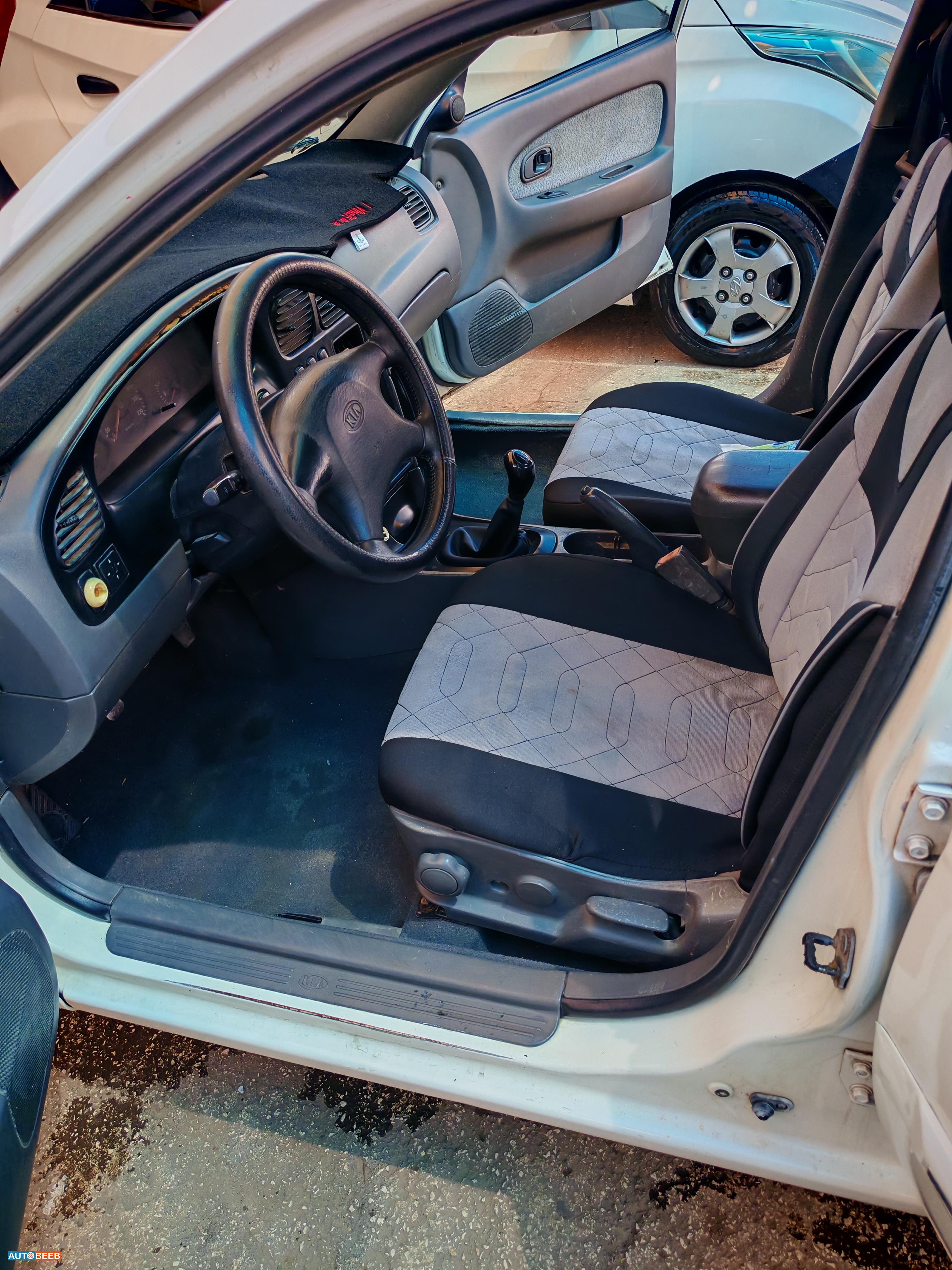 كيا سيفيا 2000