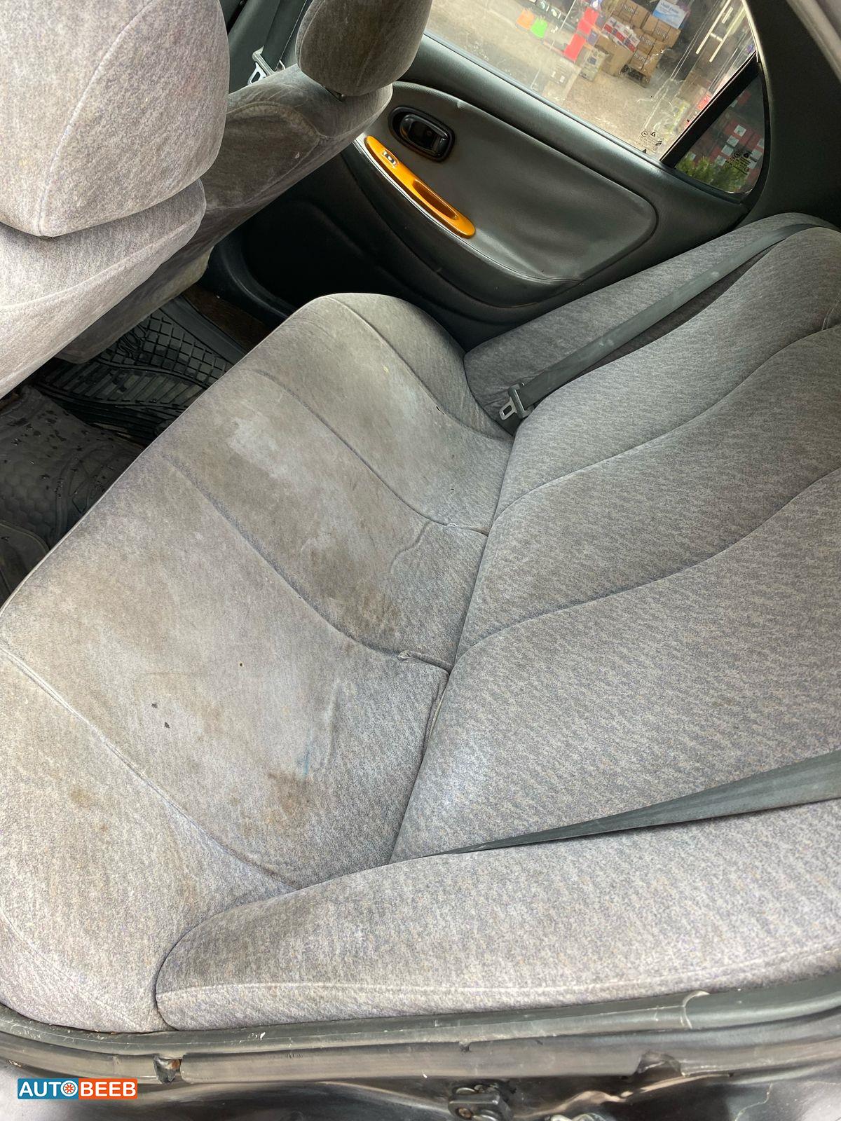 هيونداي افانتي 1997