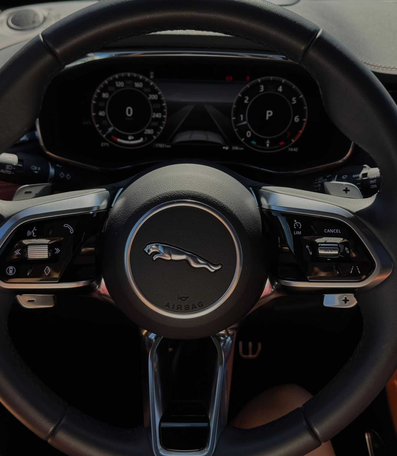 جاكوار E-Pace 2024