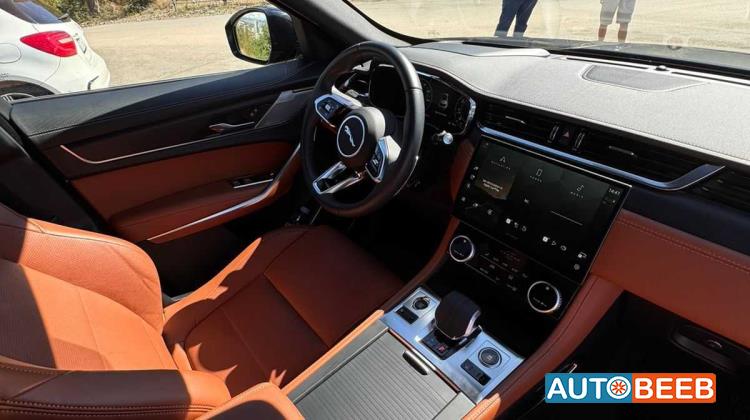 جاكوار E-Pace 2024