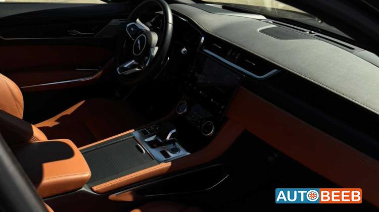 جاكوار E-Pace 2024