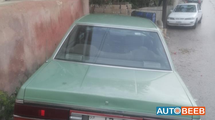 نيسان لوريل 1986