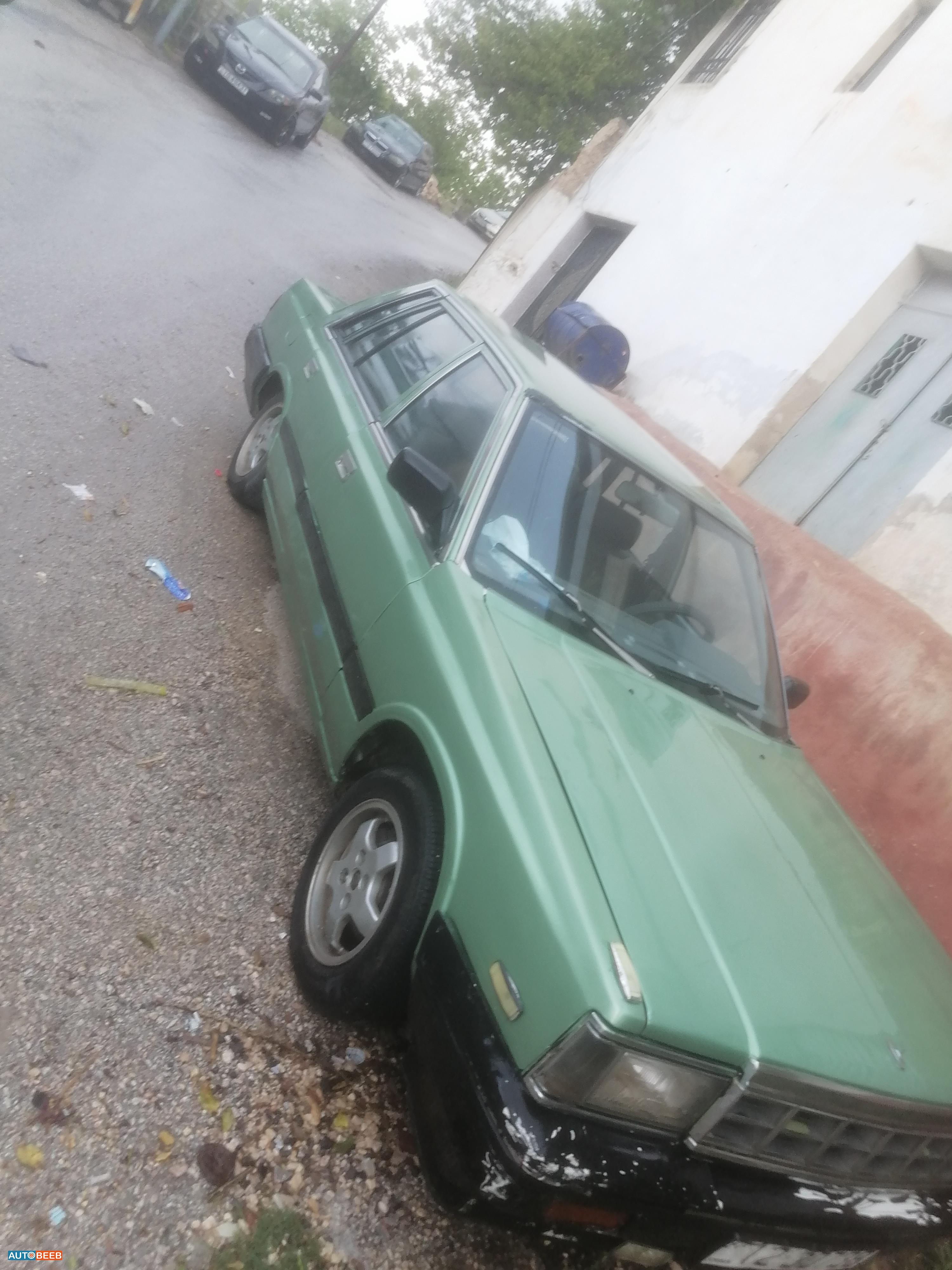 نيسان لوريل 1986