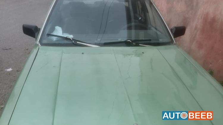 نيسان لوريل 1986