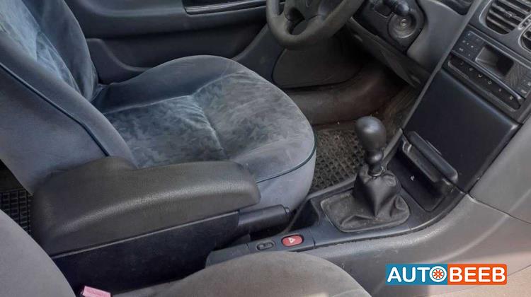 رينو لاجونا 1997