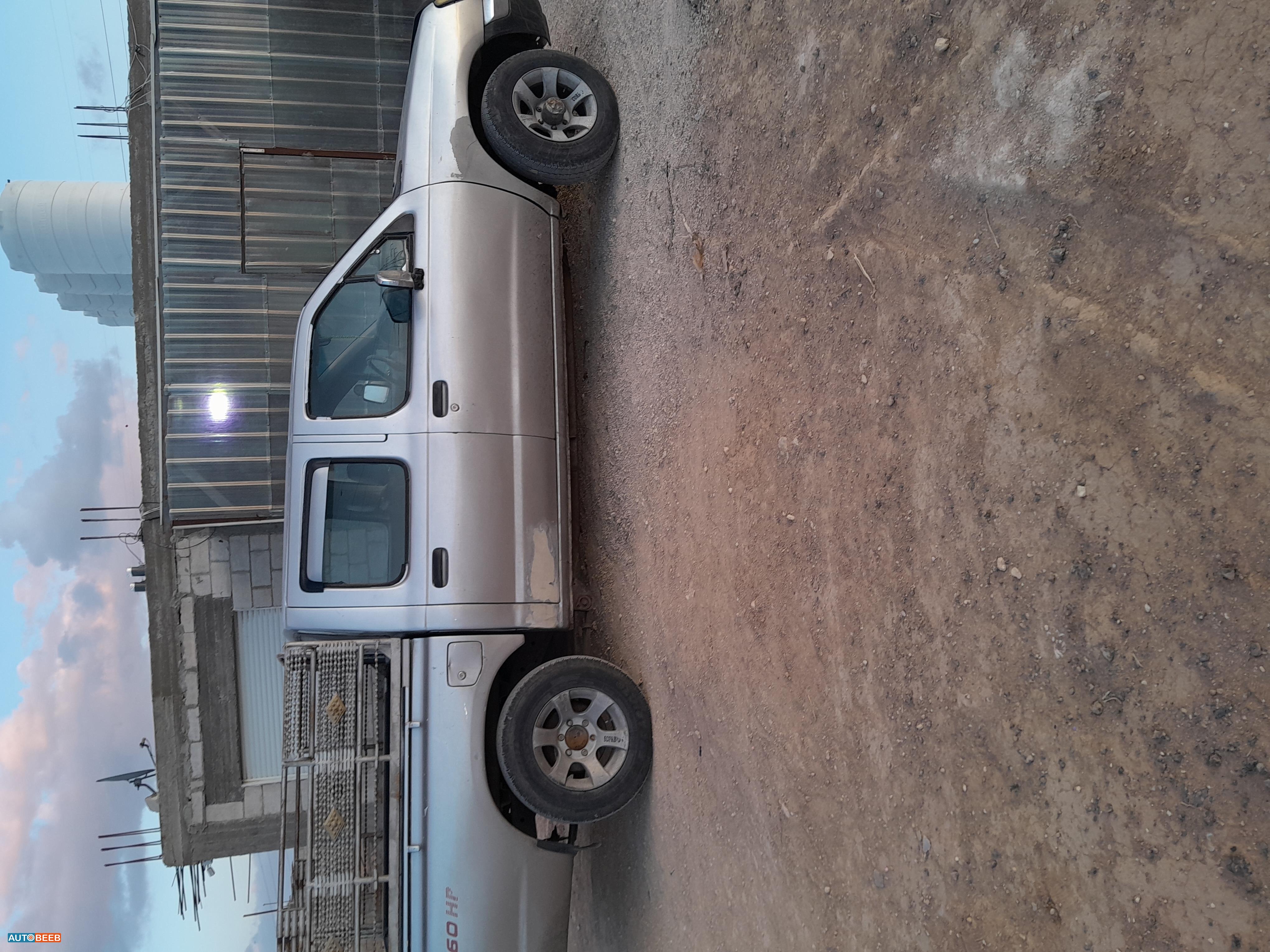 نيسان نافارا 1997