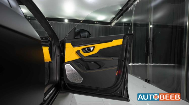 Lamborghini Urus 2024