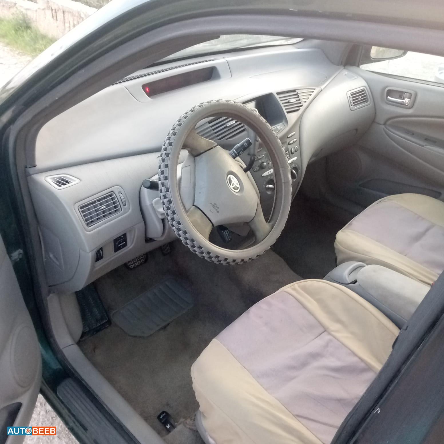 تويوتا بريوس 2002