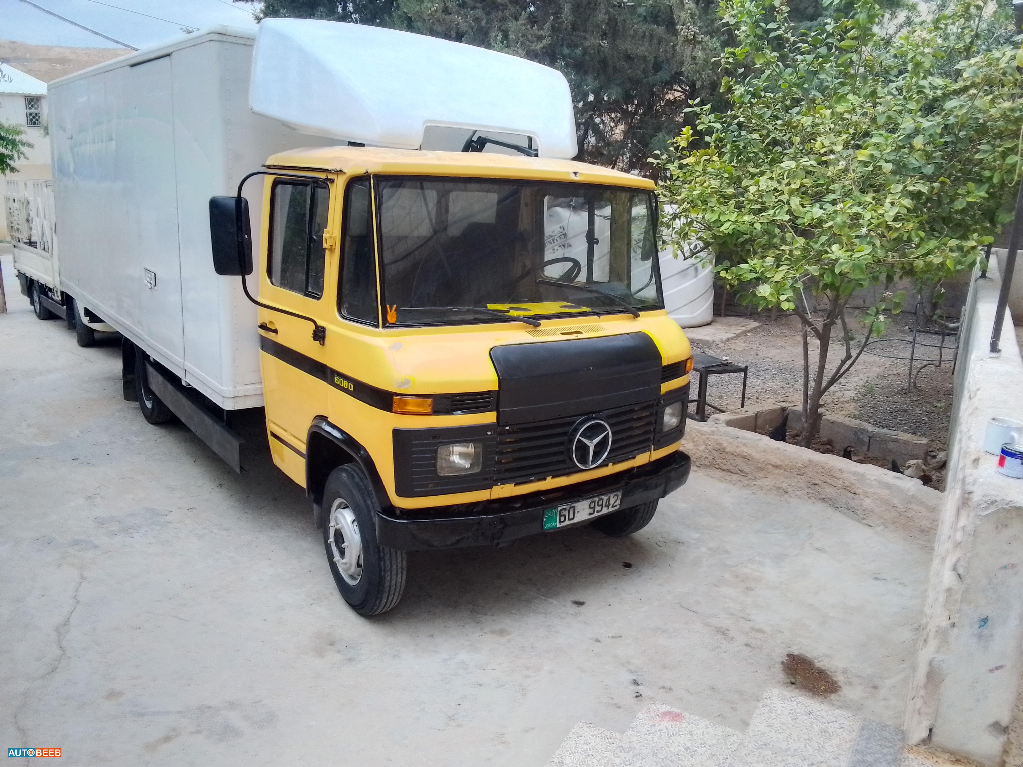 Box Mercedes Benz 1982