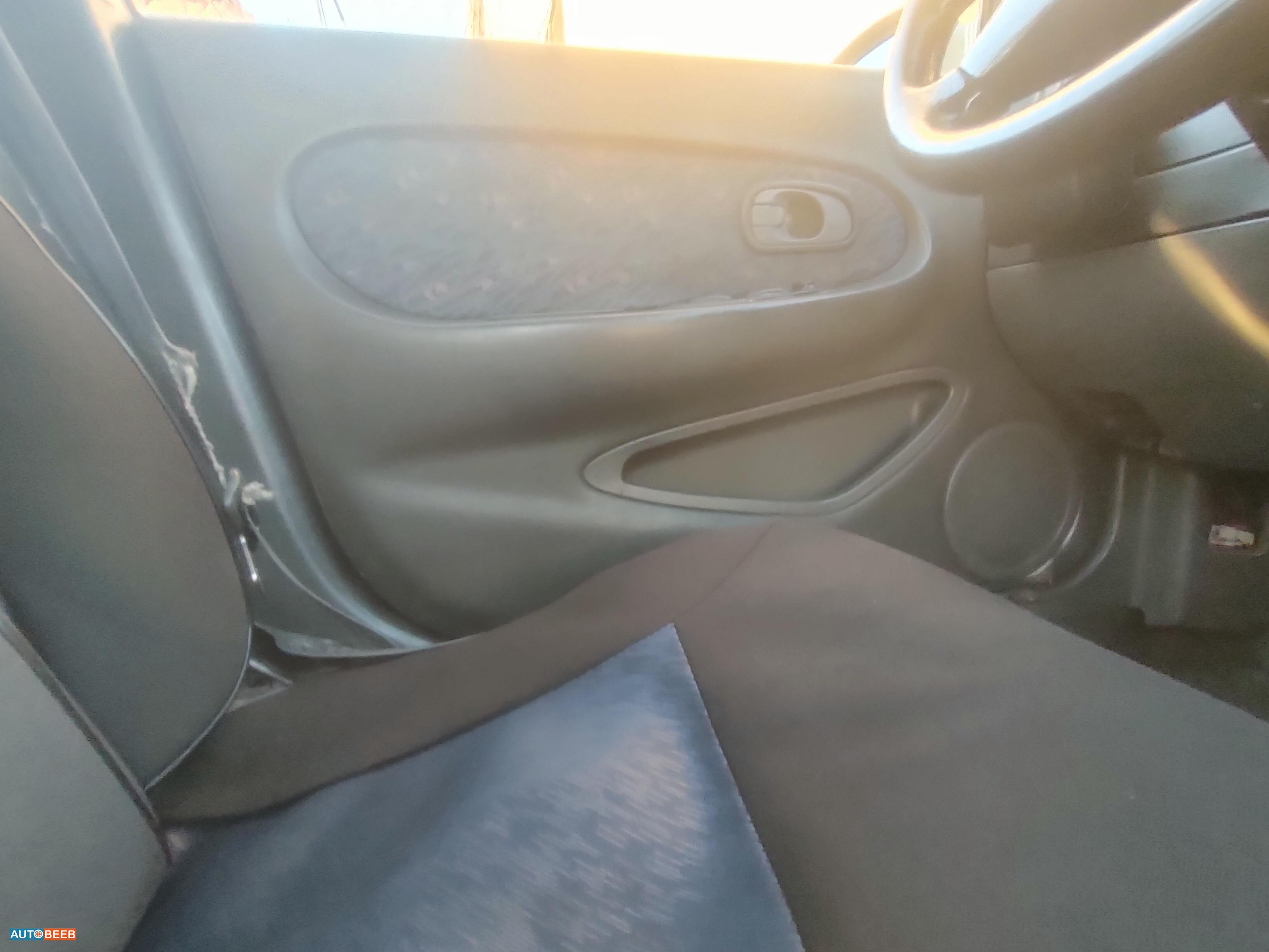 كيا سيفيا 1998