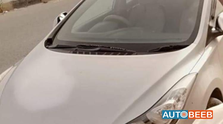 Hyundai Elantra 2013