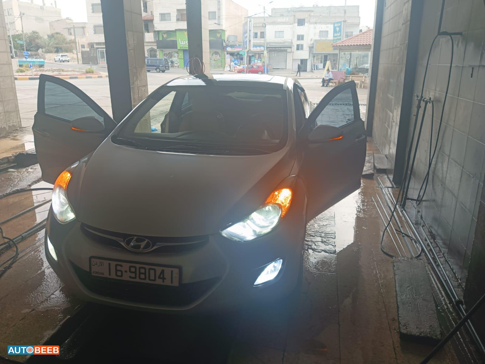 Hyundai Elantra 2013