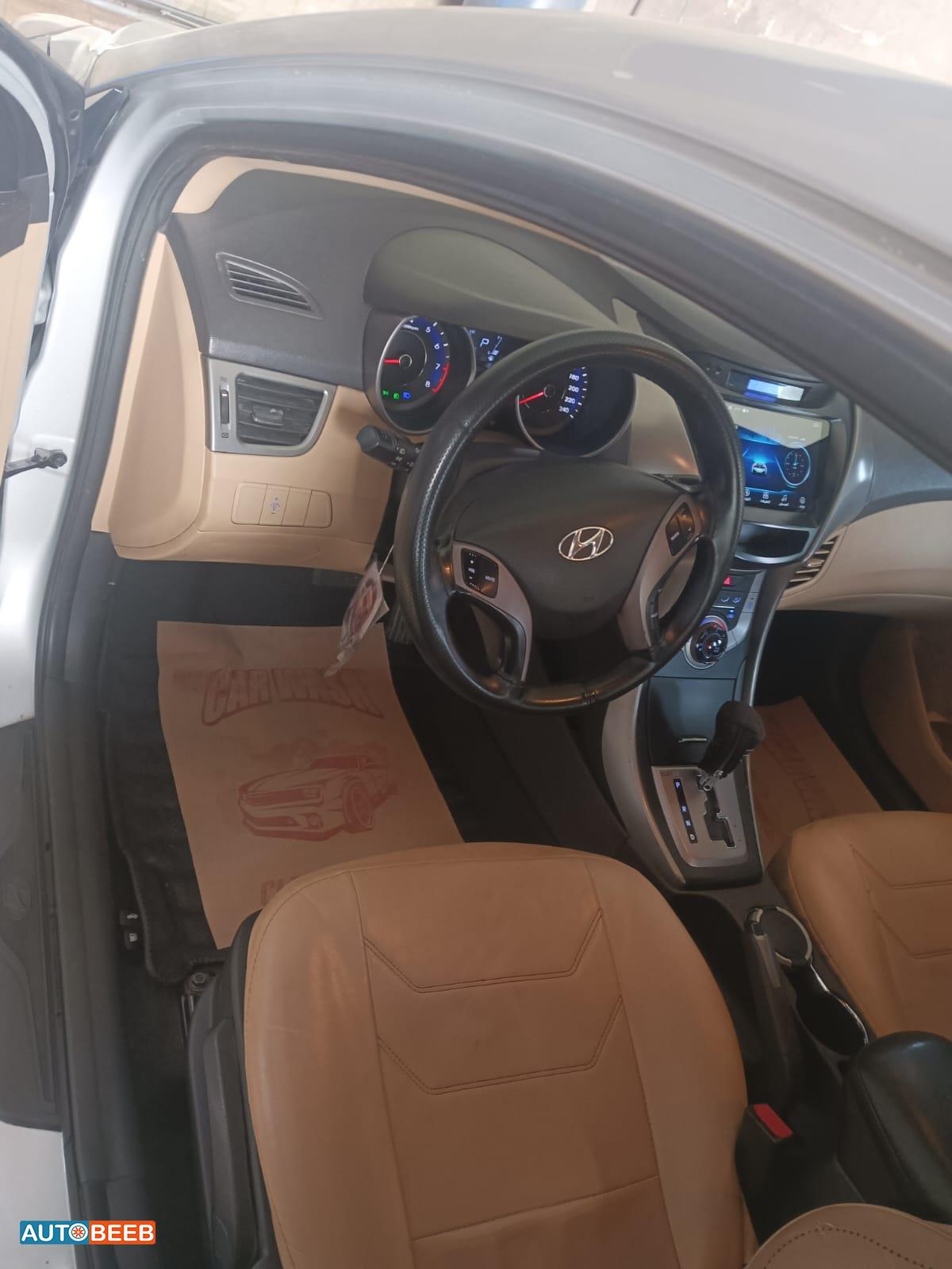 Hyundai Elantra 2013