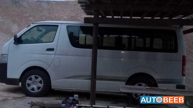 ميني باص تويوتا 2024