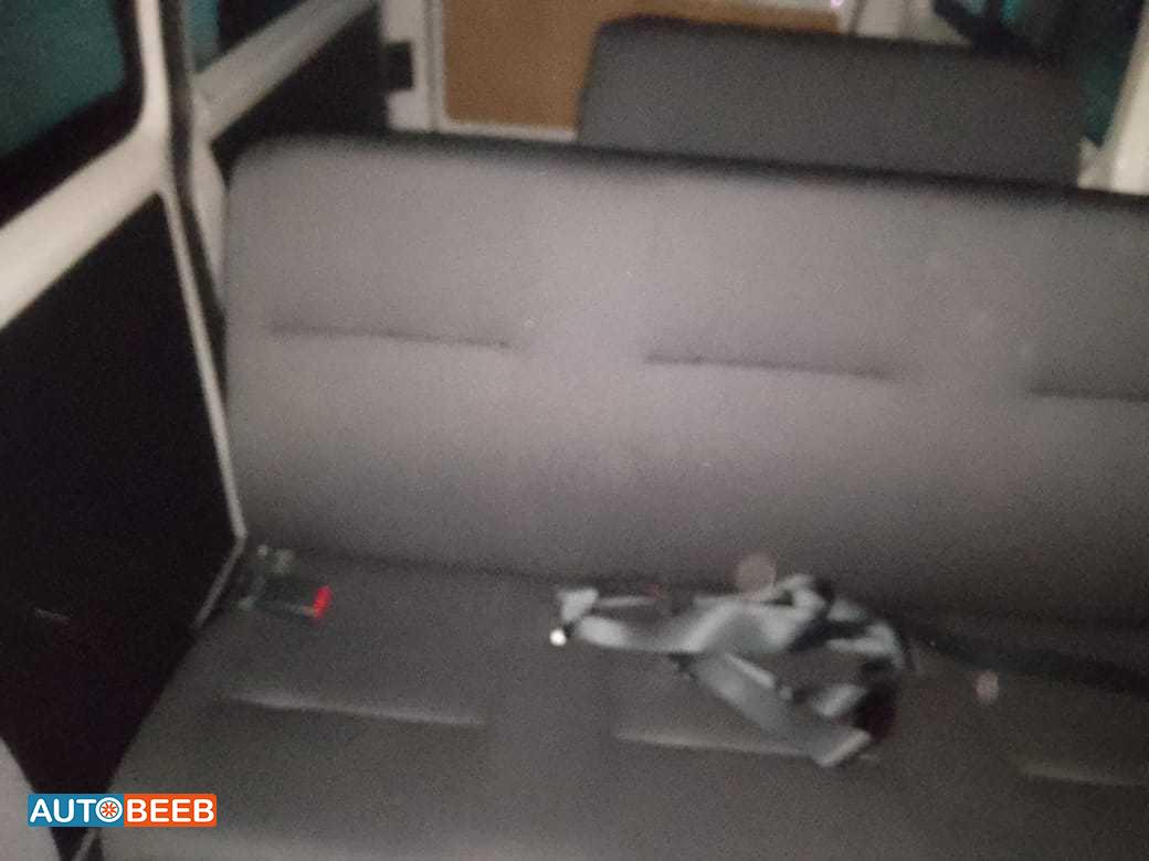 ميني باص تويوتا 2024