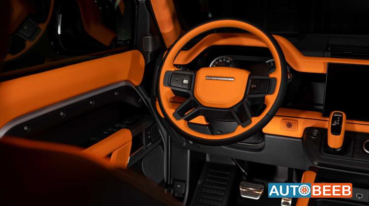 Land Rover Defender 2024