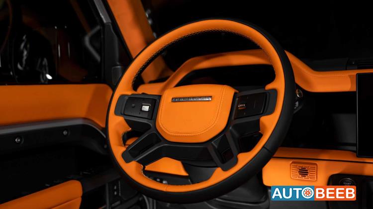 Land Rover Defender 2024