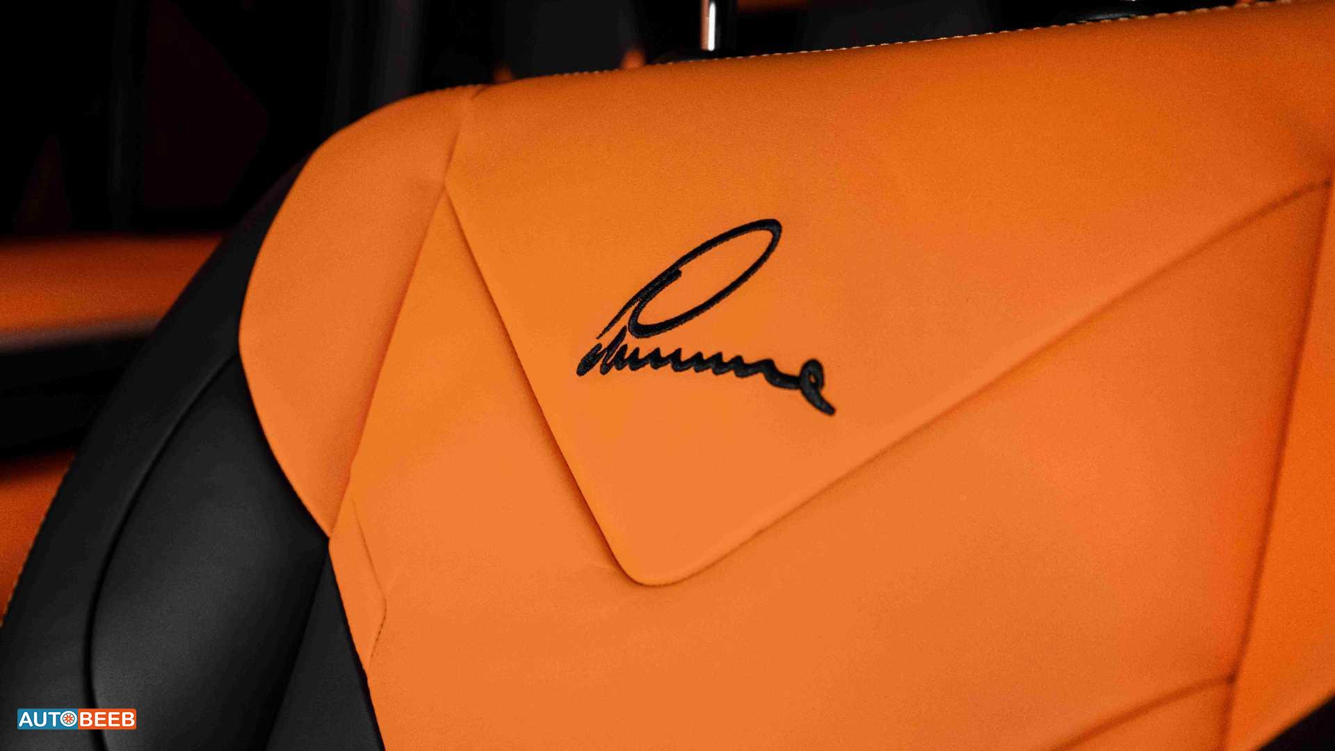 Land Rover Defender 2024