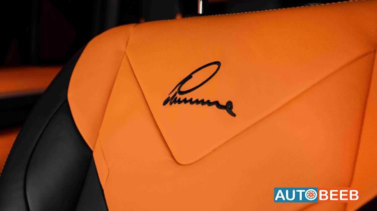 Land Rover Defender 2024