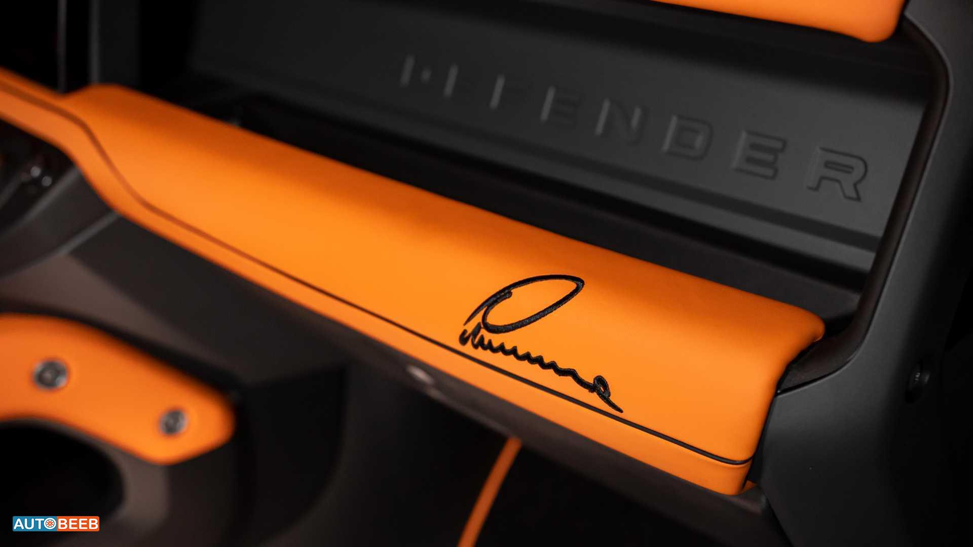 Land Rover Defender 2024