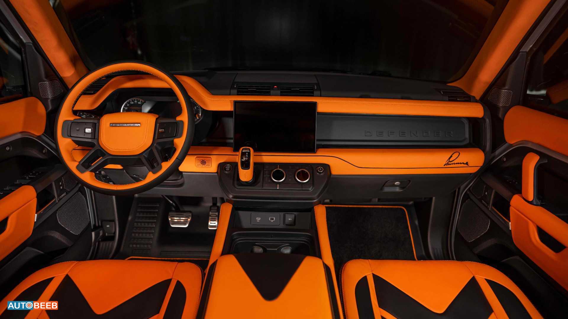 Land Rover Defender 2024