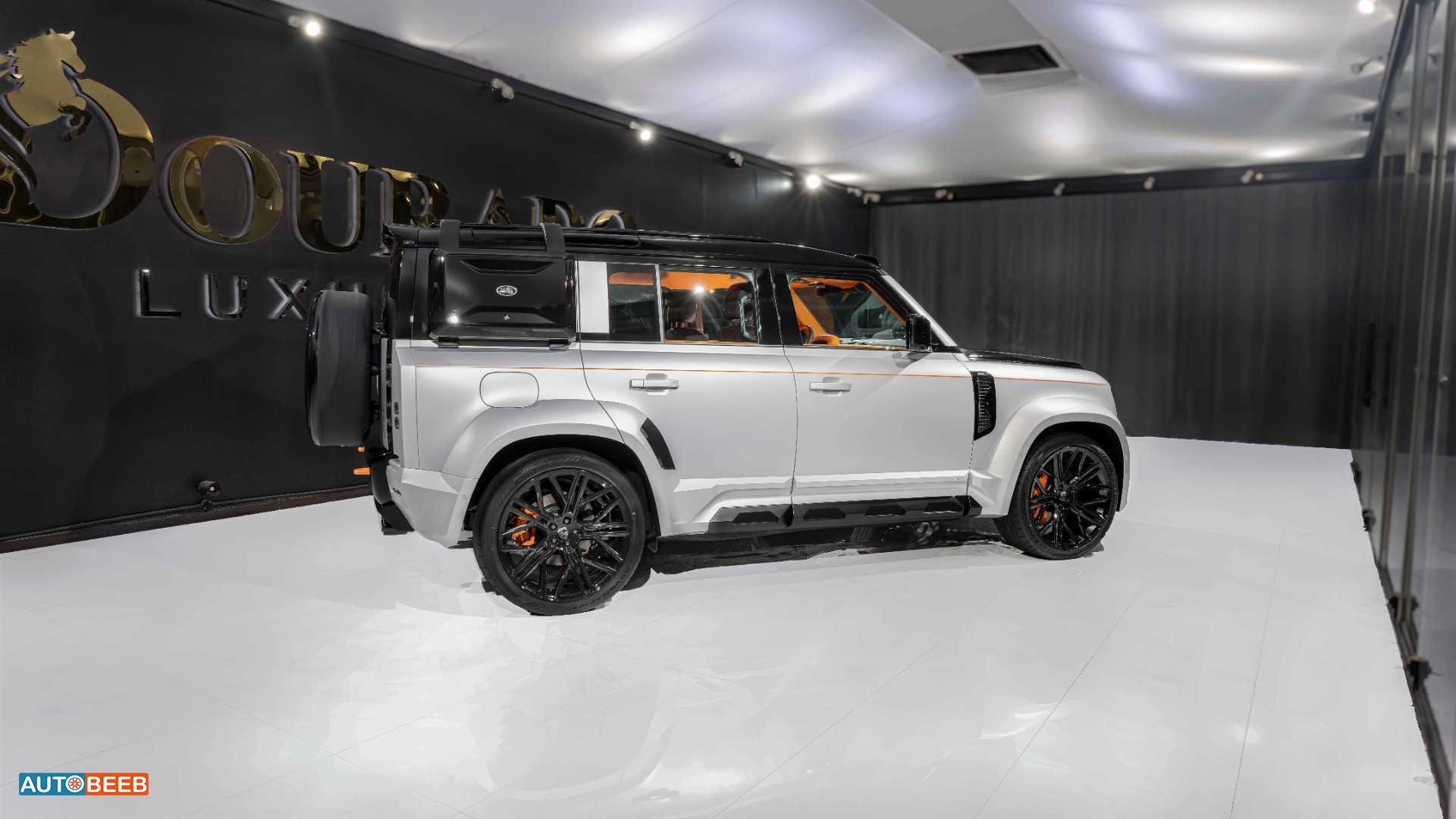 Land Rover Defender 2024