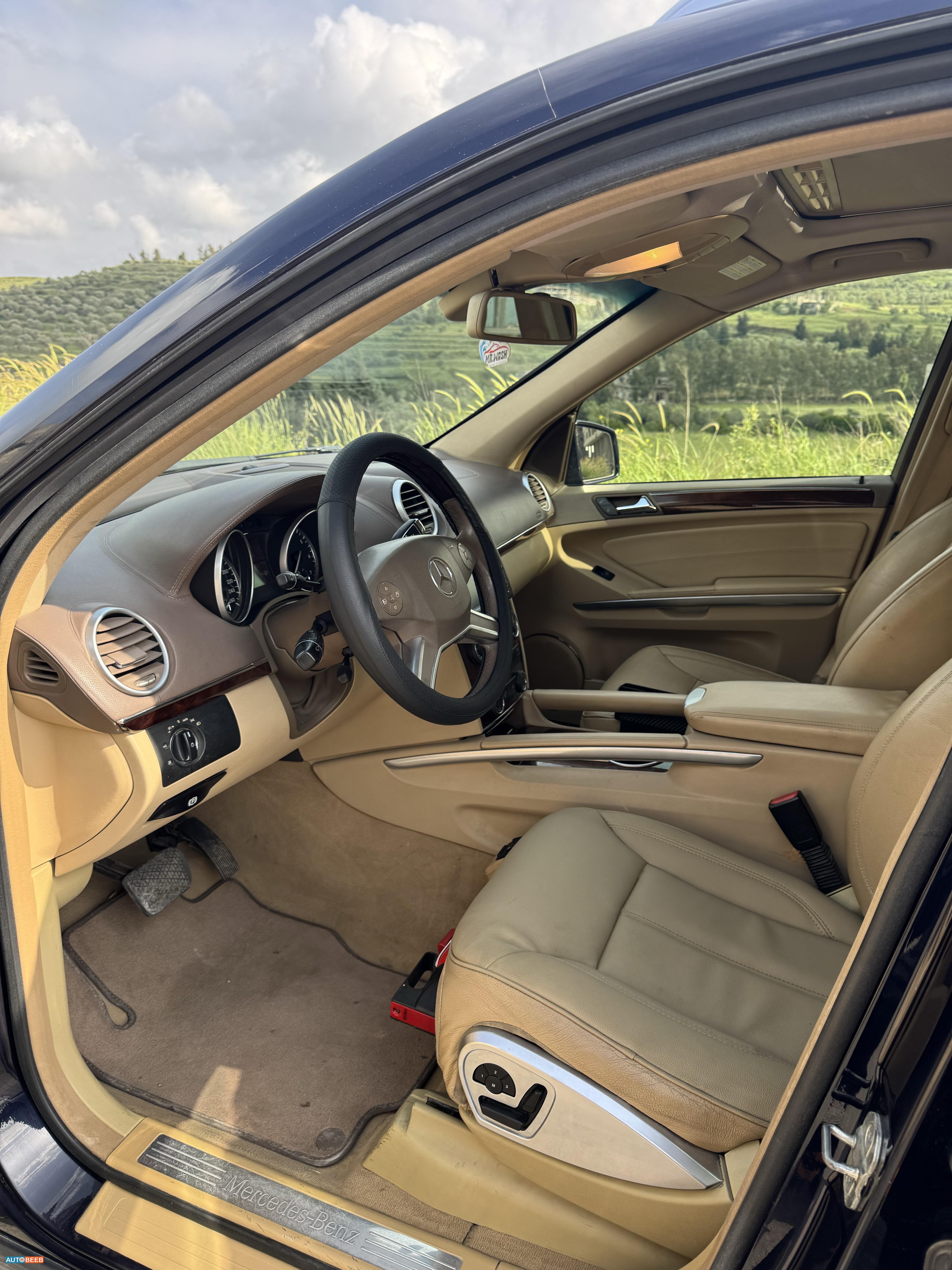 Mercedes Benz GL450 2011