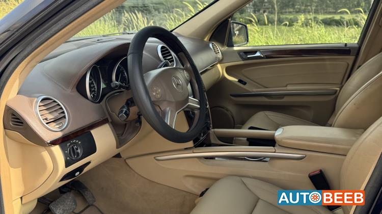 Mercedes Benz GL450 2011