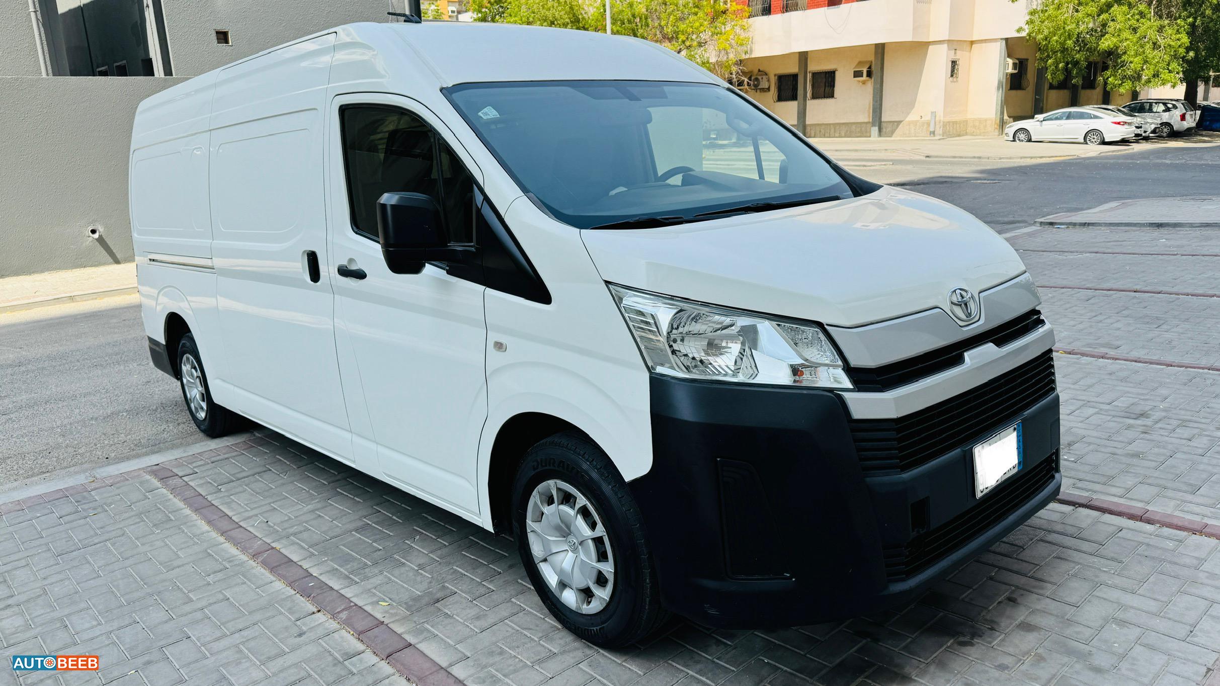 Minibus Toyota 2020