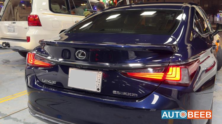 Lexus ES300 2024