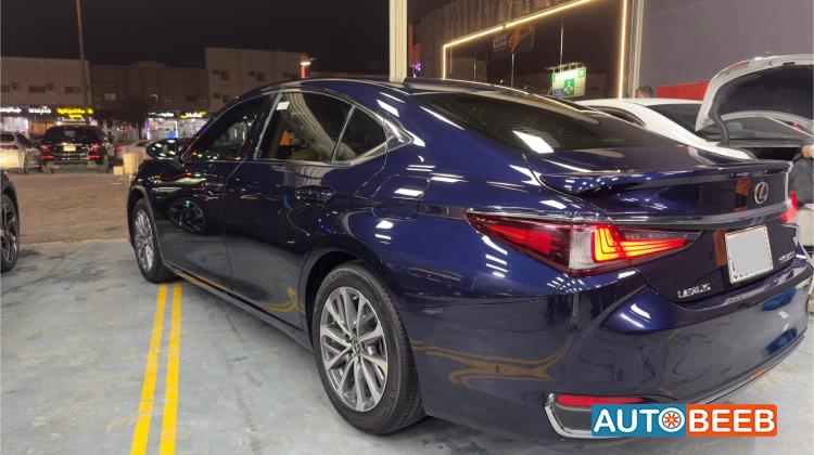 Lexus ES300 2024