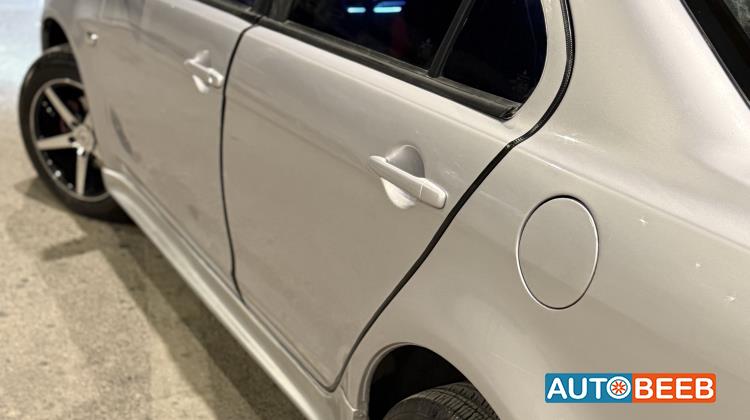 ميتسوبيشي لانسر 2013