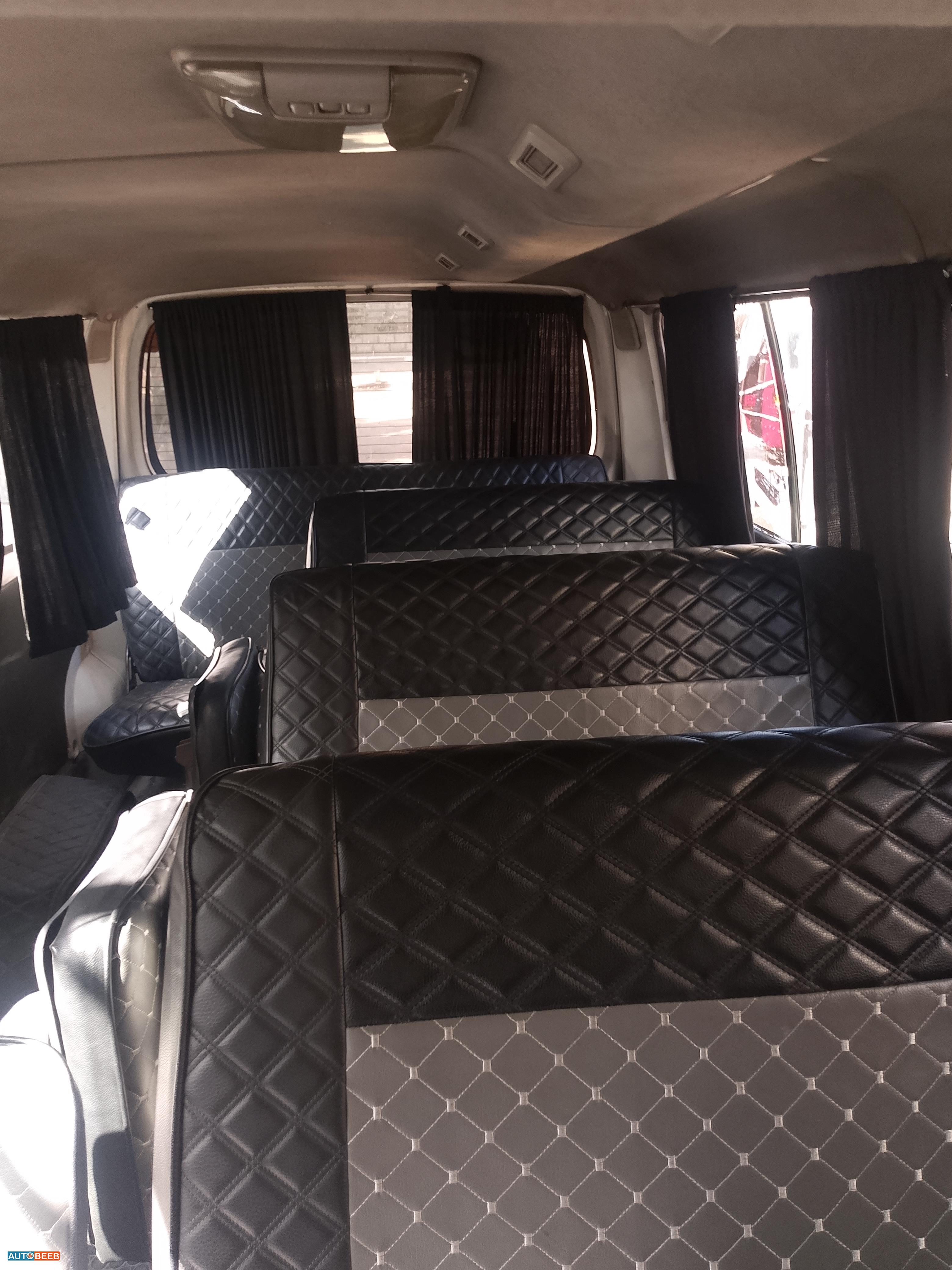 ميني فان نيسان 2008