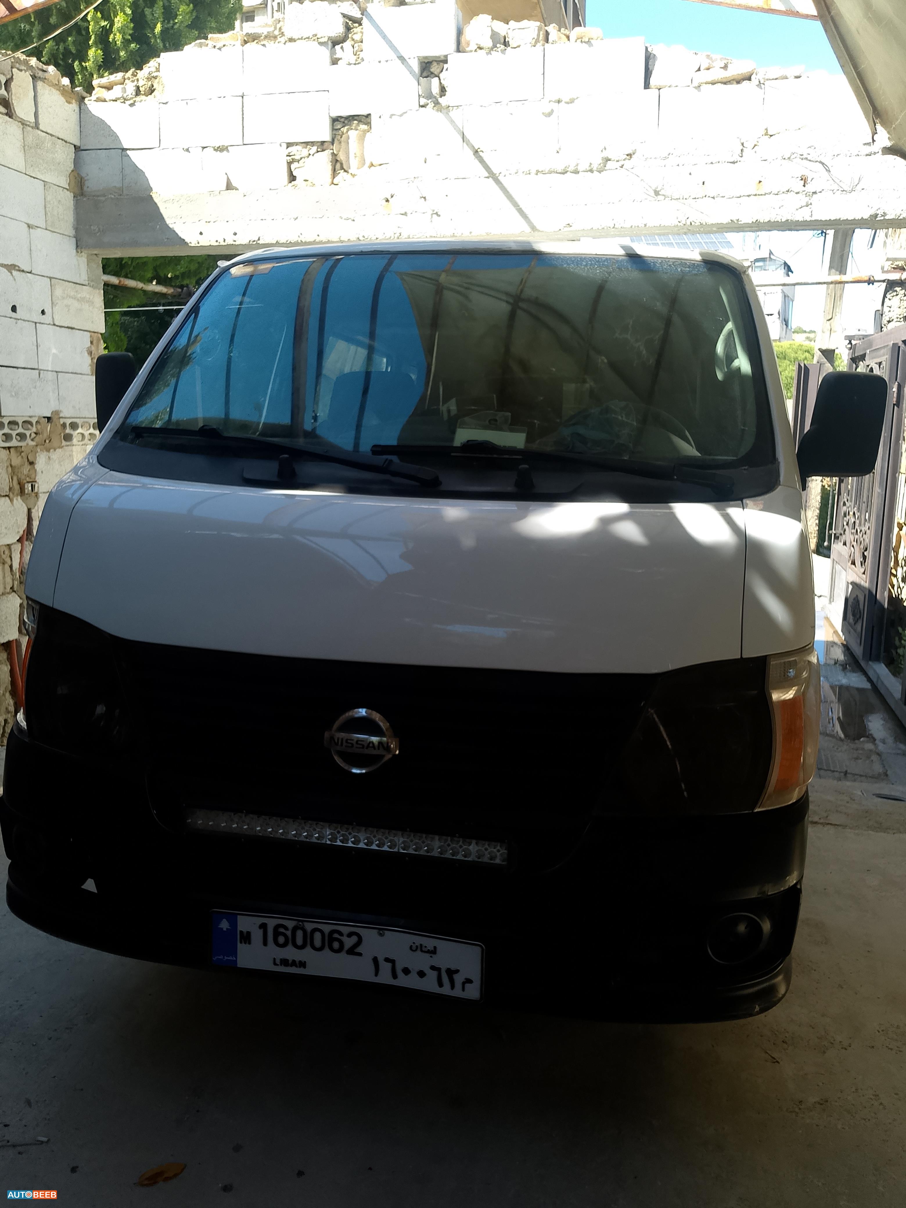 ميني فان نيسان 2008