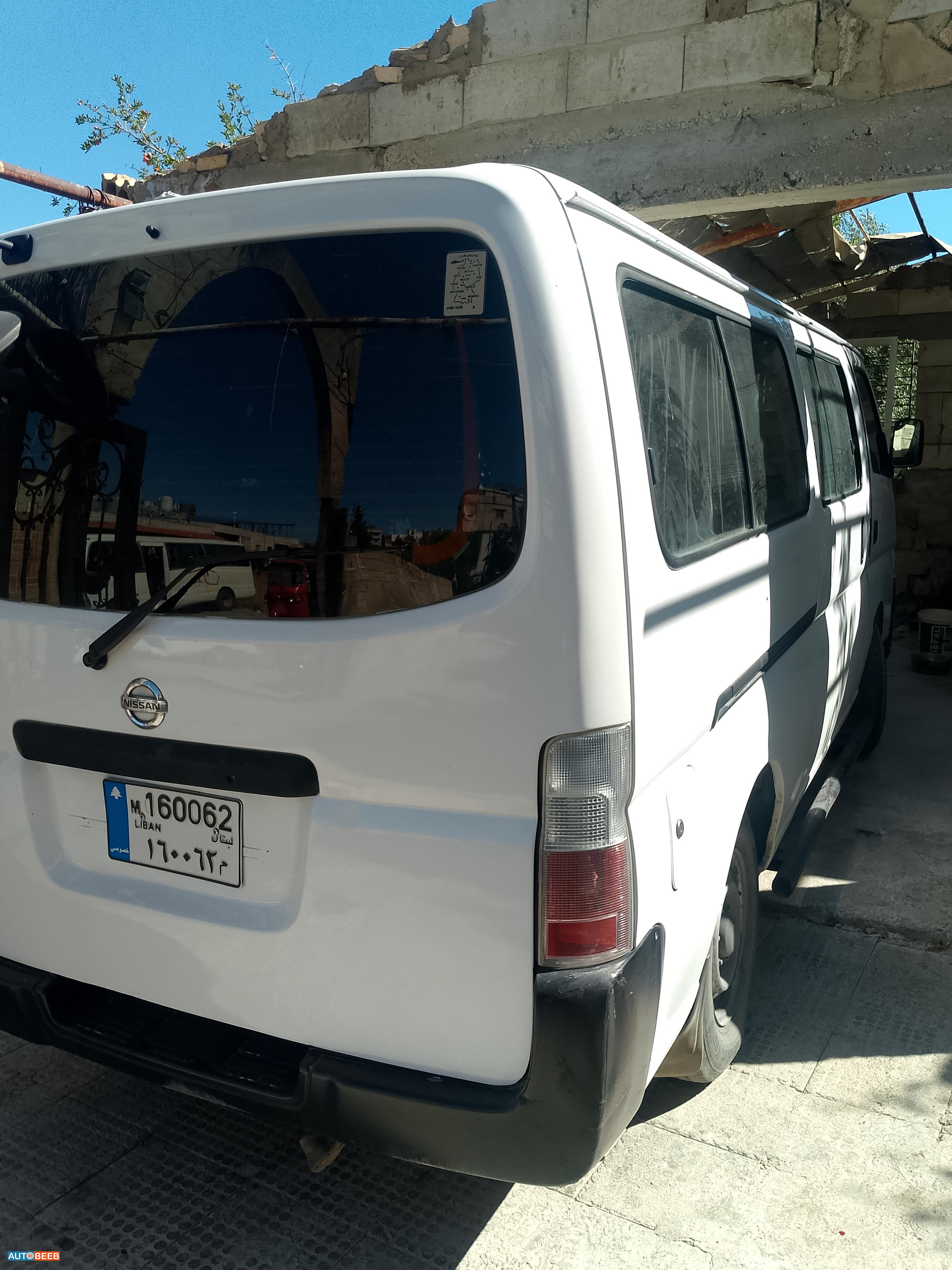 ميني فان نيسان 2008