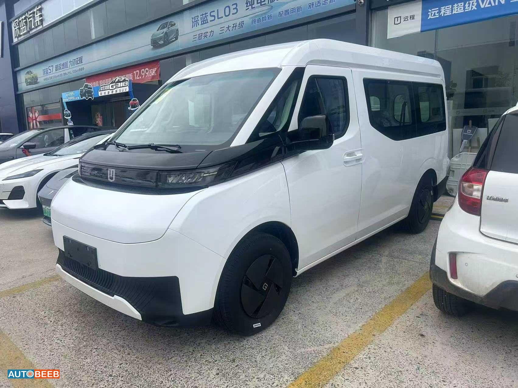 Minibus  2025