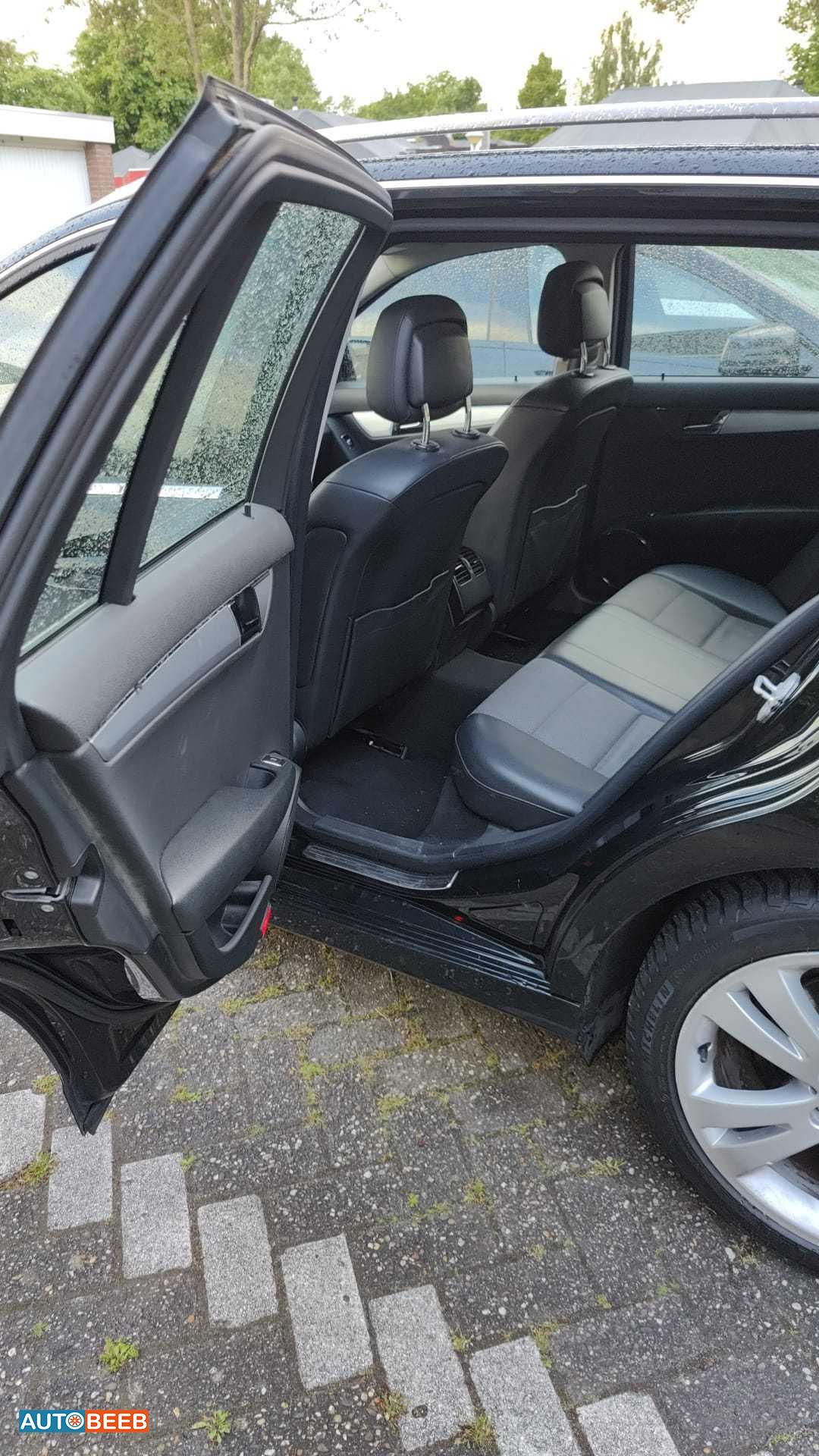 مرسيدس بنز C180 2010