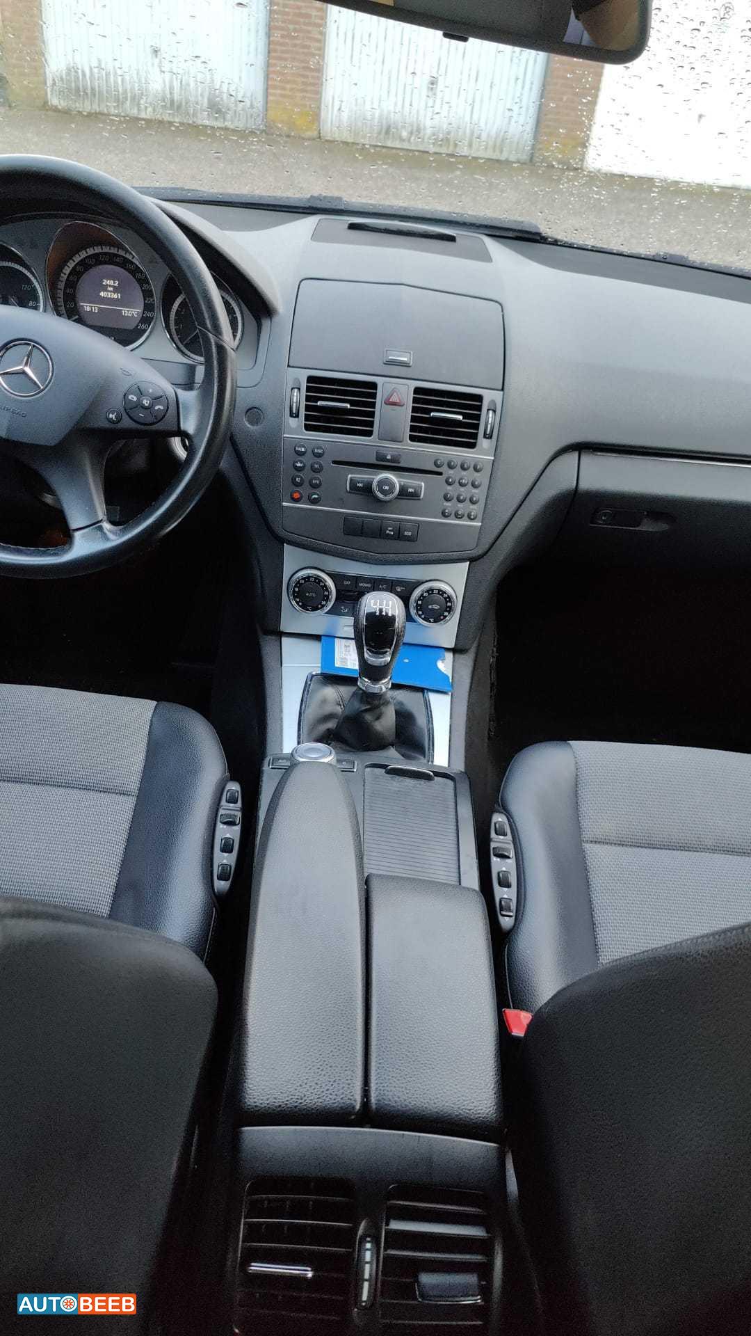 مرسيدس بنز C180 2010