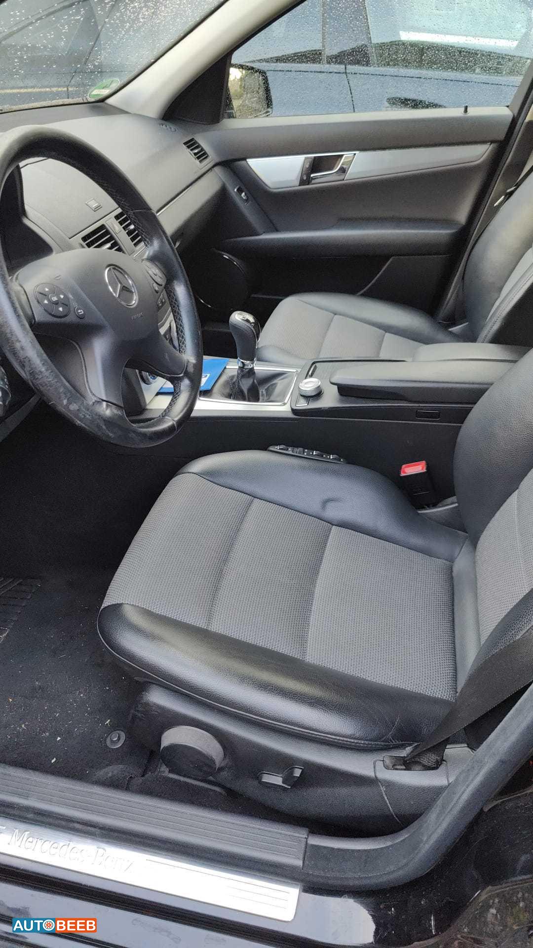 مرسيدس بنز C180 2010