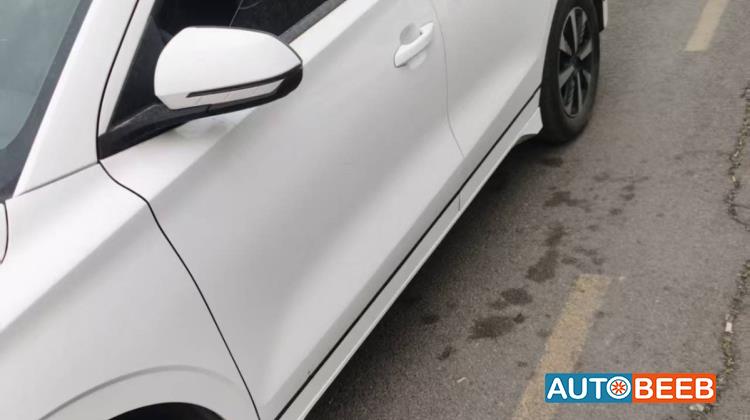 بي واي دي E2 2023