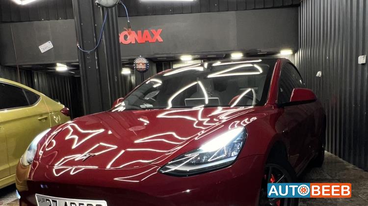 Tesla 3 2018