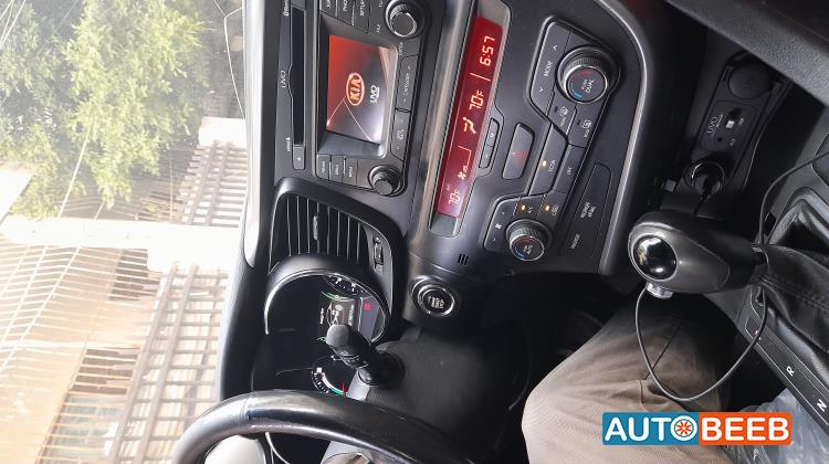 كيا اوبتيما 2012