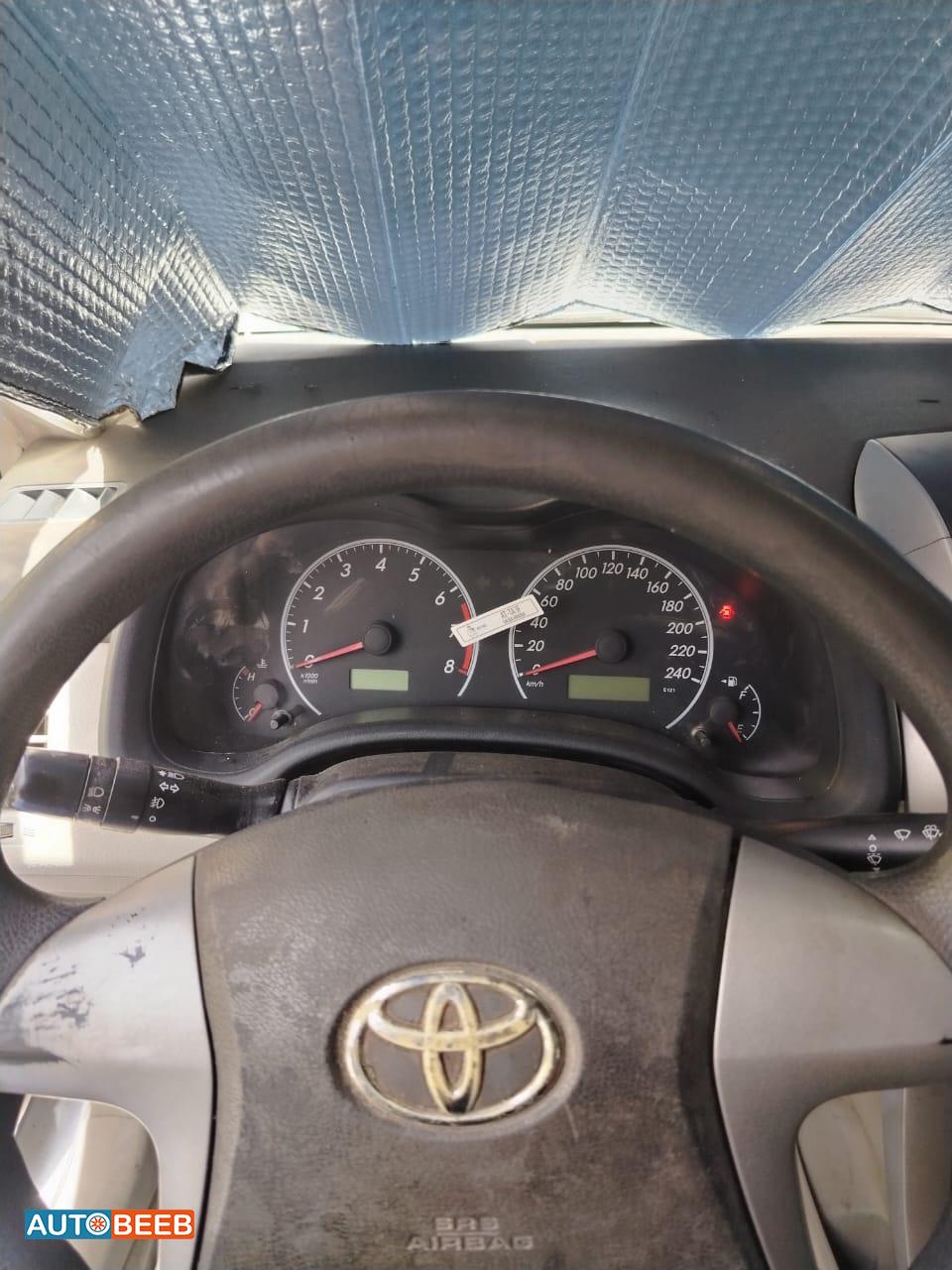 تويوتا كورولا 2012