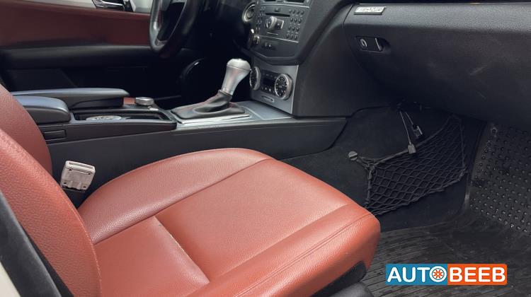 مرسيدس بنز C200 2009