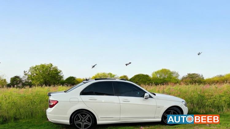 مرسيدس بنز C200 2009