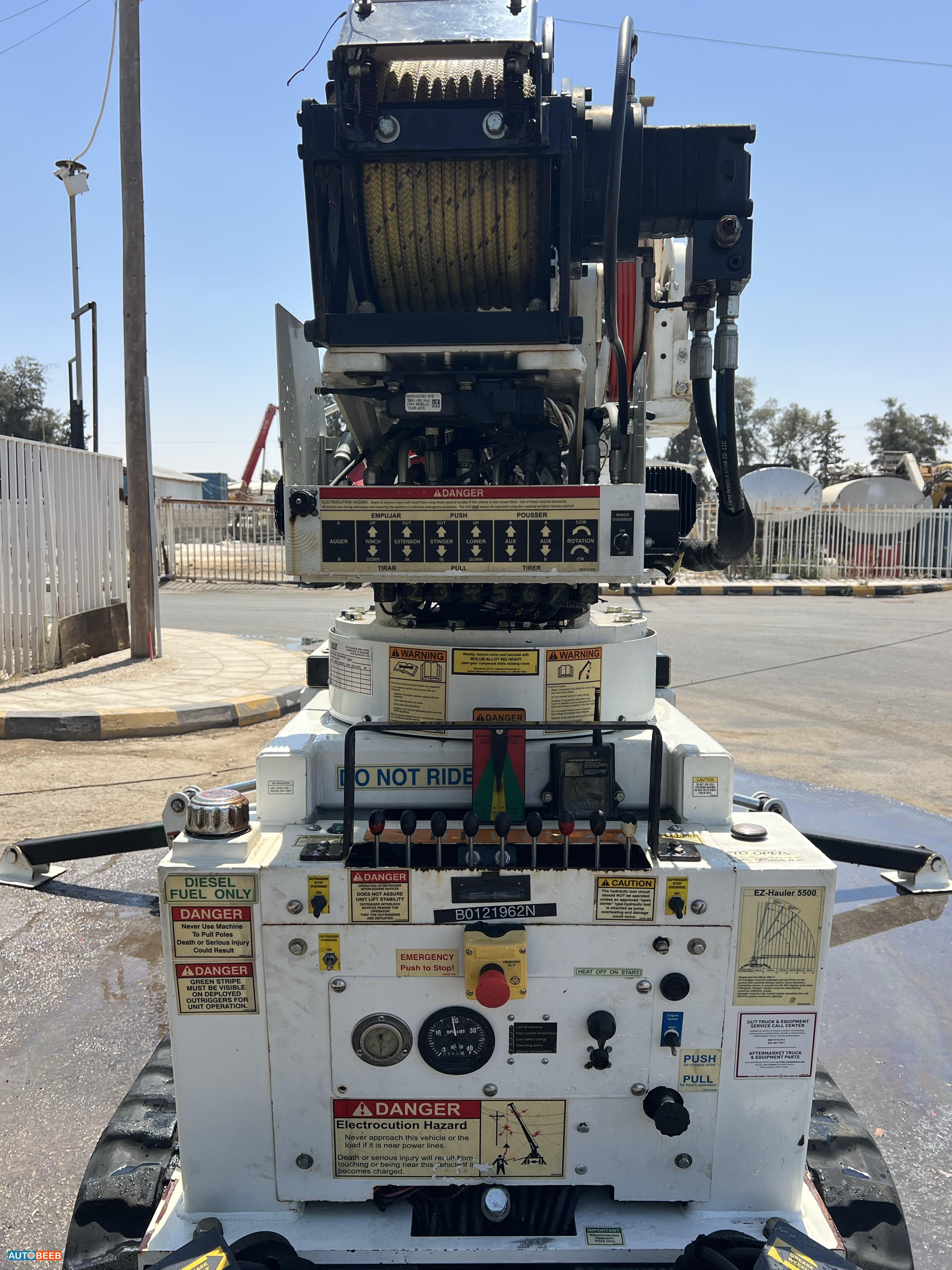 رافعة مجنزرة  2016